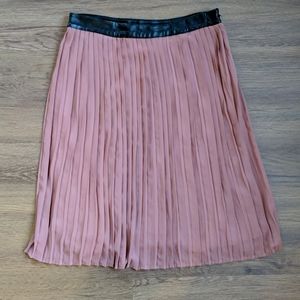 Mossimo Pleated Pink/Lavender Skirt with Faux Leather Waistband. Size 4
